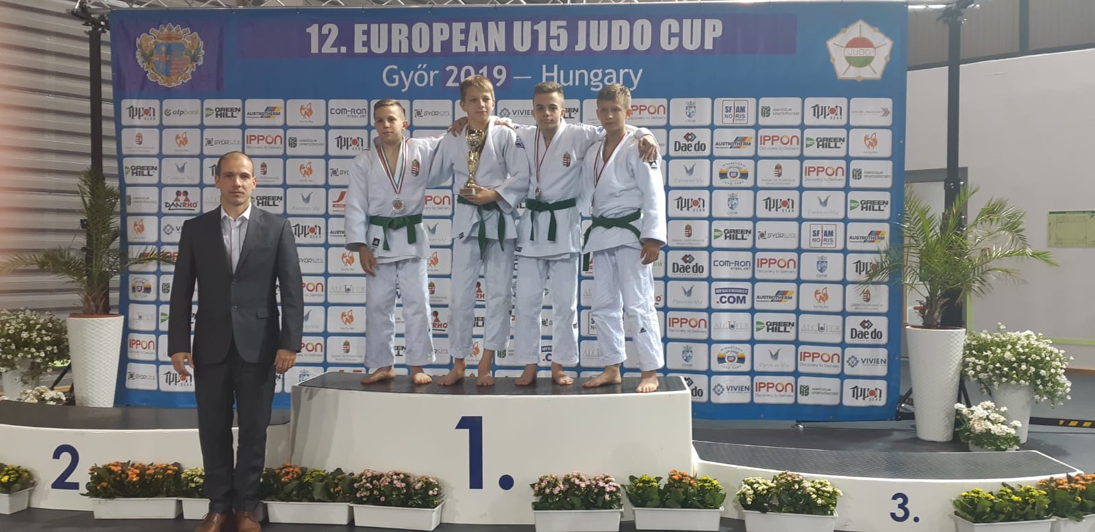 Začátek června nás zastihl v Györu, Venray, Čluj Napoče, Leibnitzu, Prachaticích a nejmladší v Pardubicích